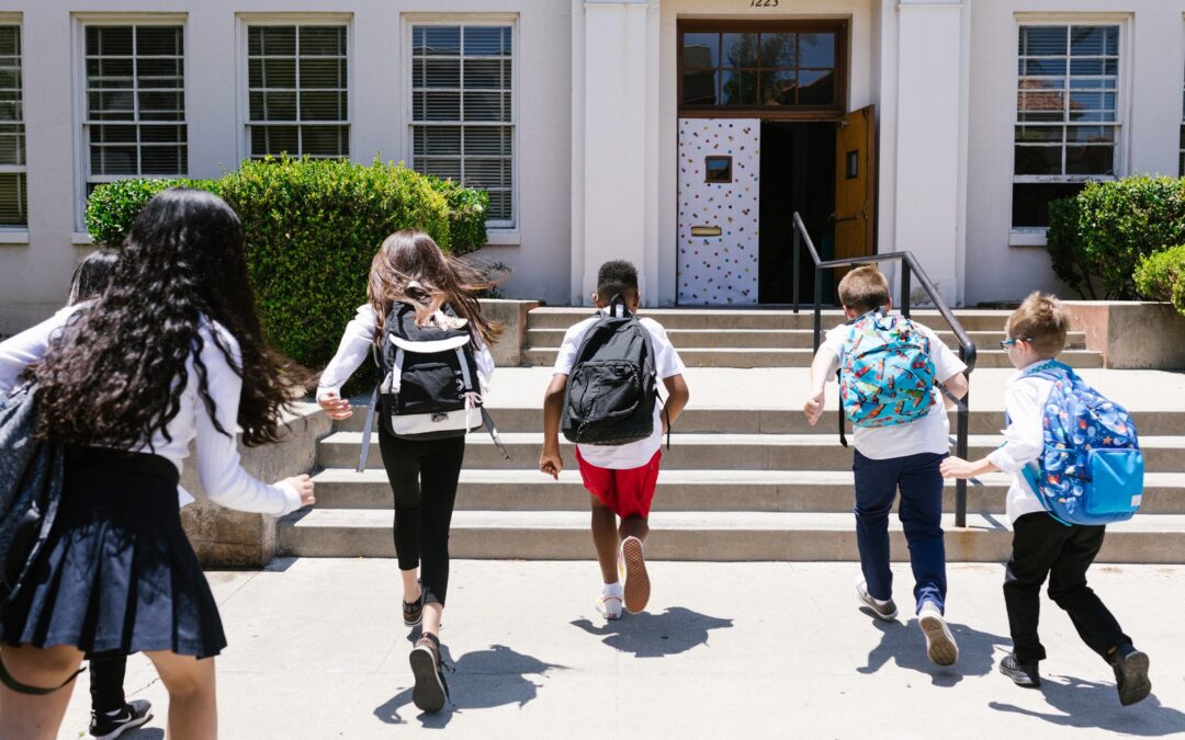 Systemy alarmowe dla szkół i uczelni: Jak zapewnić bezpieczeństwo uczniom i pracownikom?