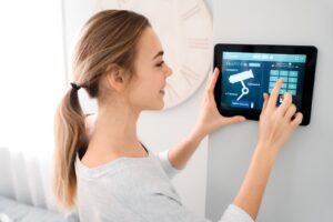 Jak efektywnie zarządzać alarmami w systemie inteligentnego domu za…